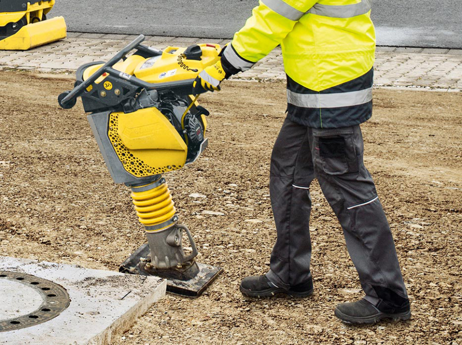 BOMAG trilplaat of trilstamper huren